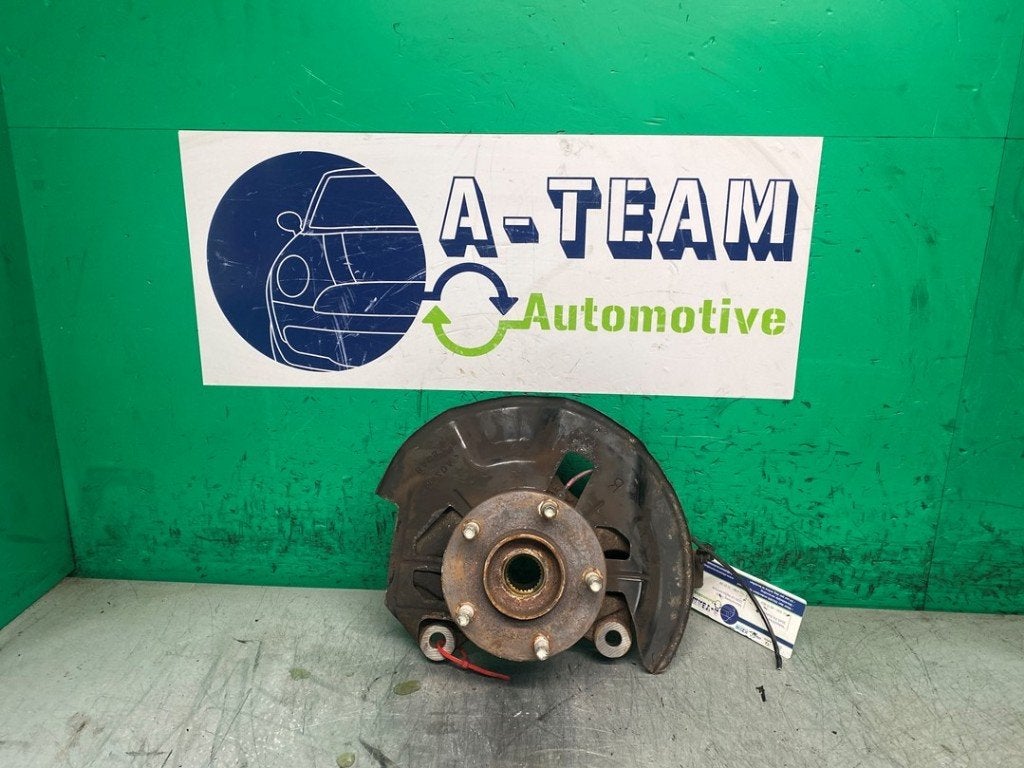 FUSEE AVANT DROITE Mazda 3 (BM / BN) (01-2013/05-2019), Utilisé, Mazda