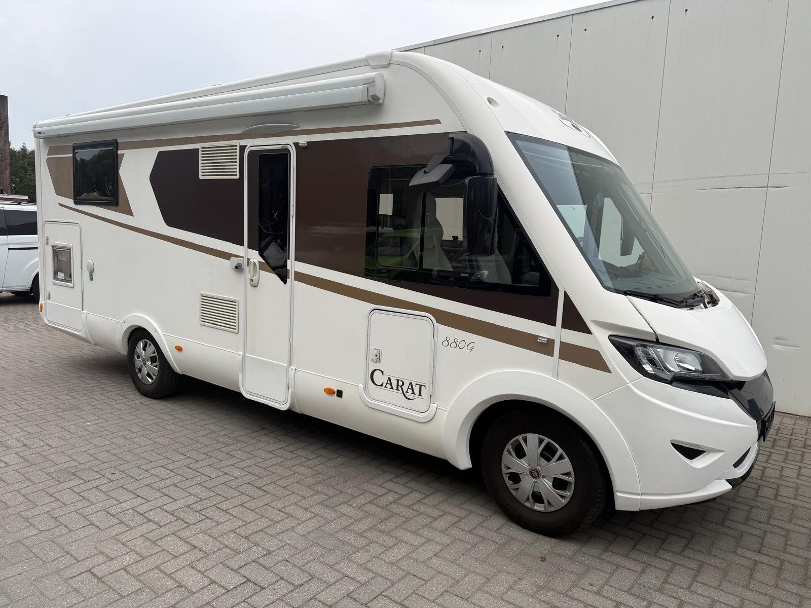 Fiat Mc Louis CARAT 880g - Automaat - Vol opties - 2017, Caravans en Kamperen, Automaat, Fietsendrager, Particulier, Audio installatie