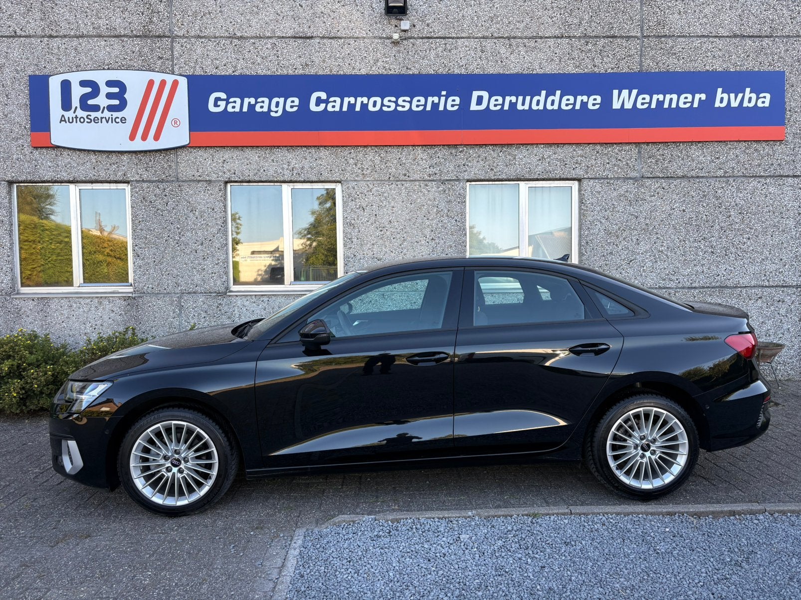 Audi a3 berline 1.0 benzine, Auto's, Audi, 4 deurs, Zwart, Bedrijf, 3 cilinders