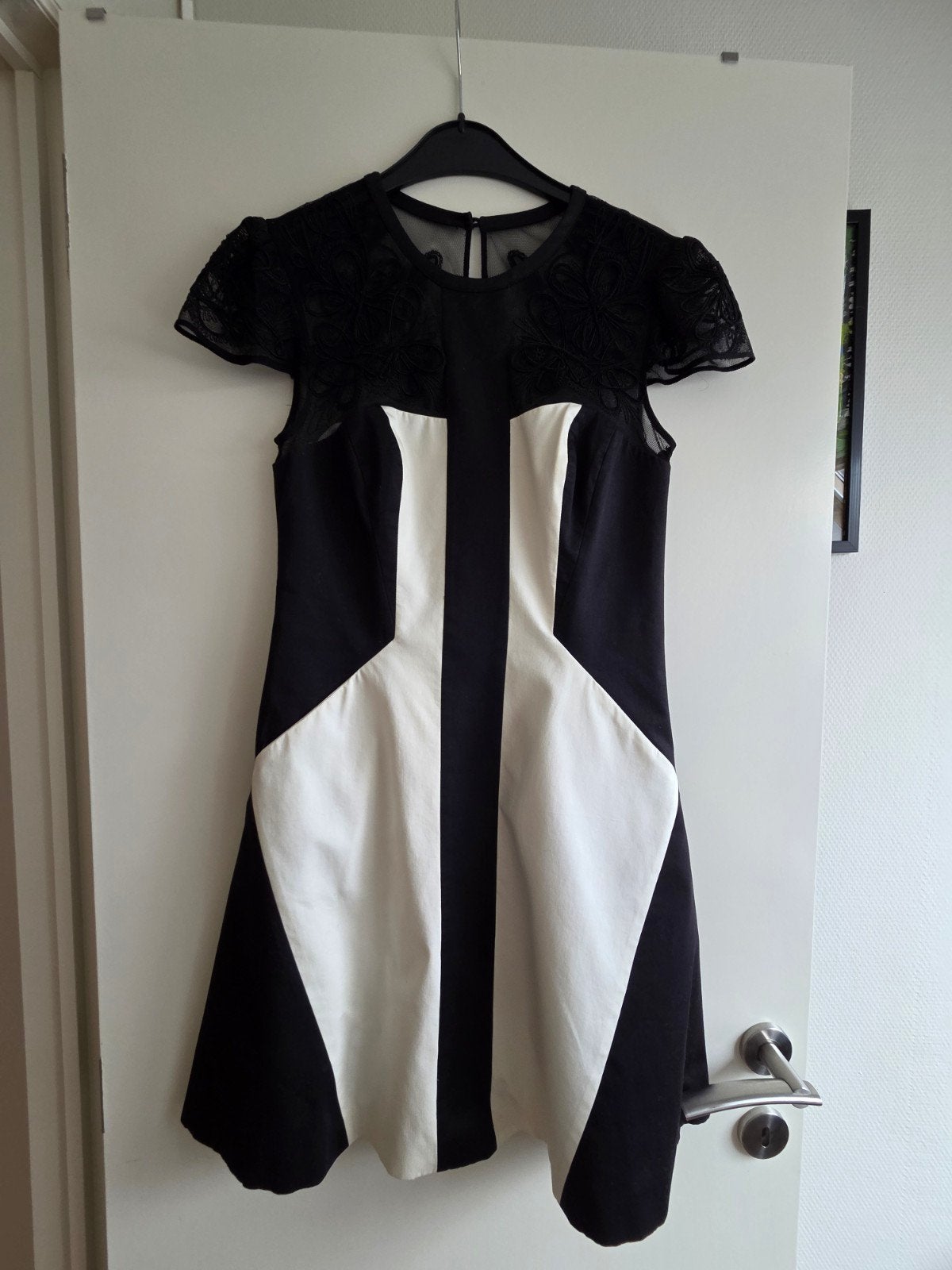 kleedje Karen Miller maat 38, Kleding | Dames, Overige Dameskleding, Karen miller, Ophalen, Zo goed als nieuw