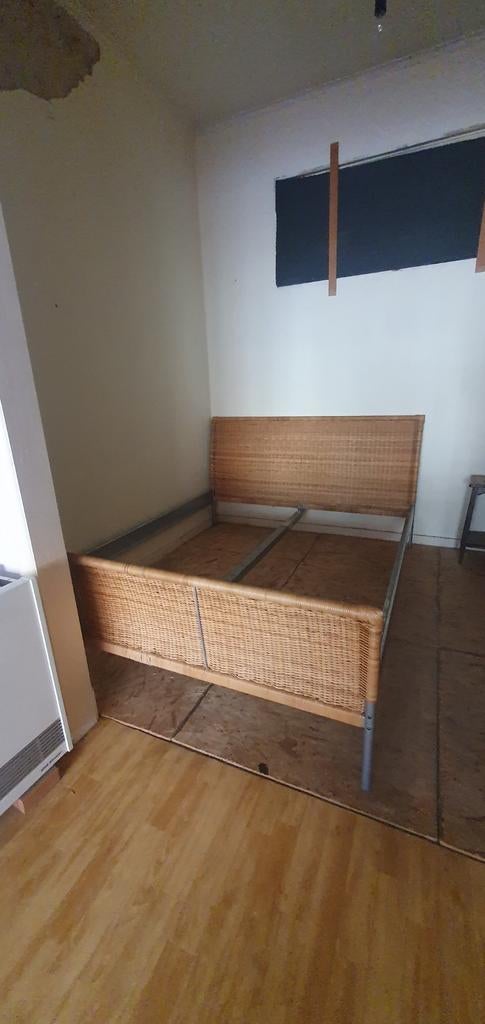 Dubbel bed zonder lattenbodem