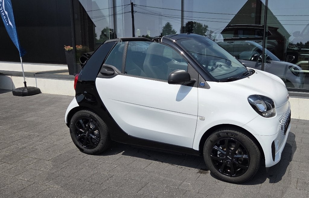 Smart fortwo electric drive 60 kW  2023, Auto's, Smart, Automaat, Stof, Cabriolet, Wit