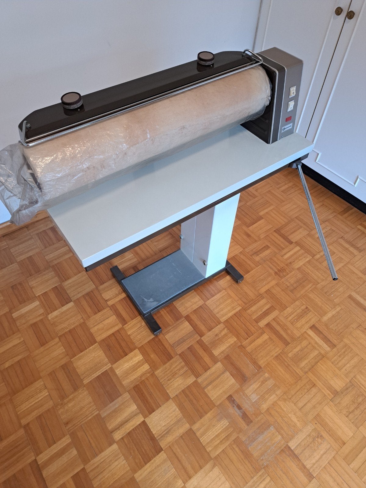 Rouleau à repasser Bauknecht, Enlèvement, Utilisé, Fer à repasser avec cordon