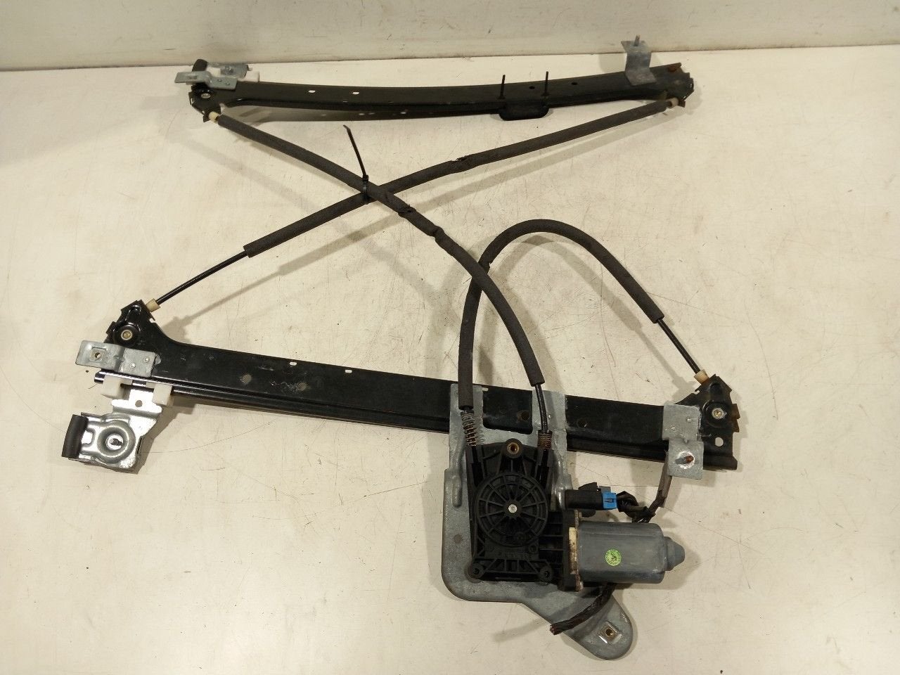 Raammechaniek elektrisch rechts achter Chevrolet Avalanche, Onderdelen@venauto.nl, Van der Ven Autorecycling B.V., Ettenseweg 76, 4706 PB Roosendaal, The Netherlands