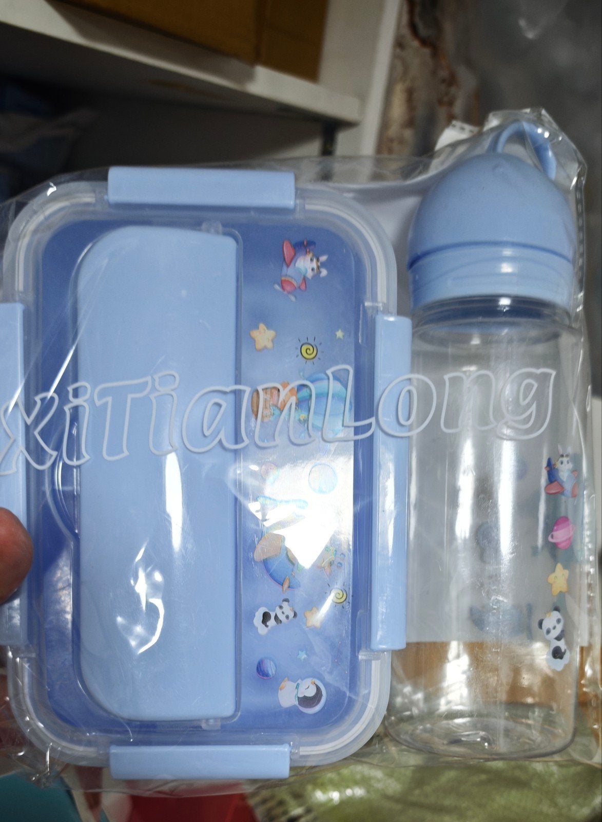 Waterfles en doos, Ophalen