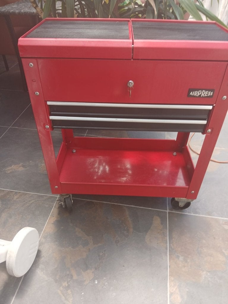 gereedschapswagen AIRPRESS zgst en schoon €100, Ophalen