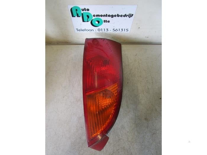 Achterlicht rechts van een Ford Focus (Focus 98-), Gebruikt, -, -, Ophalen of Verzenden