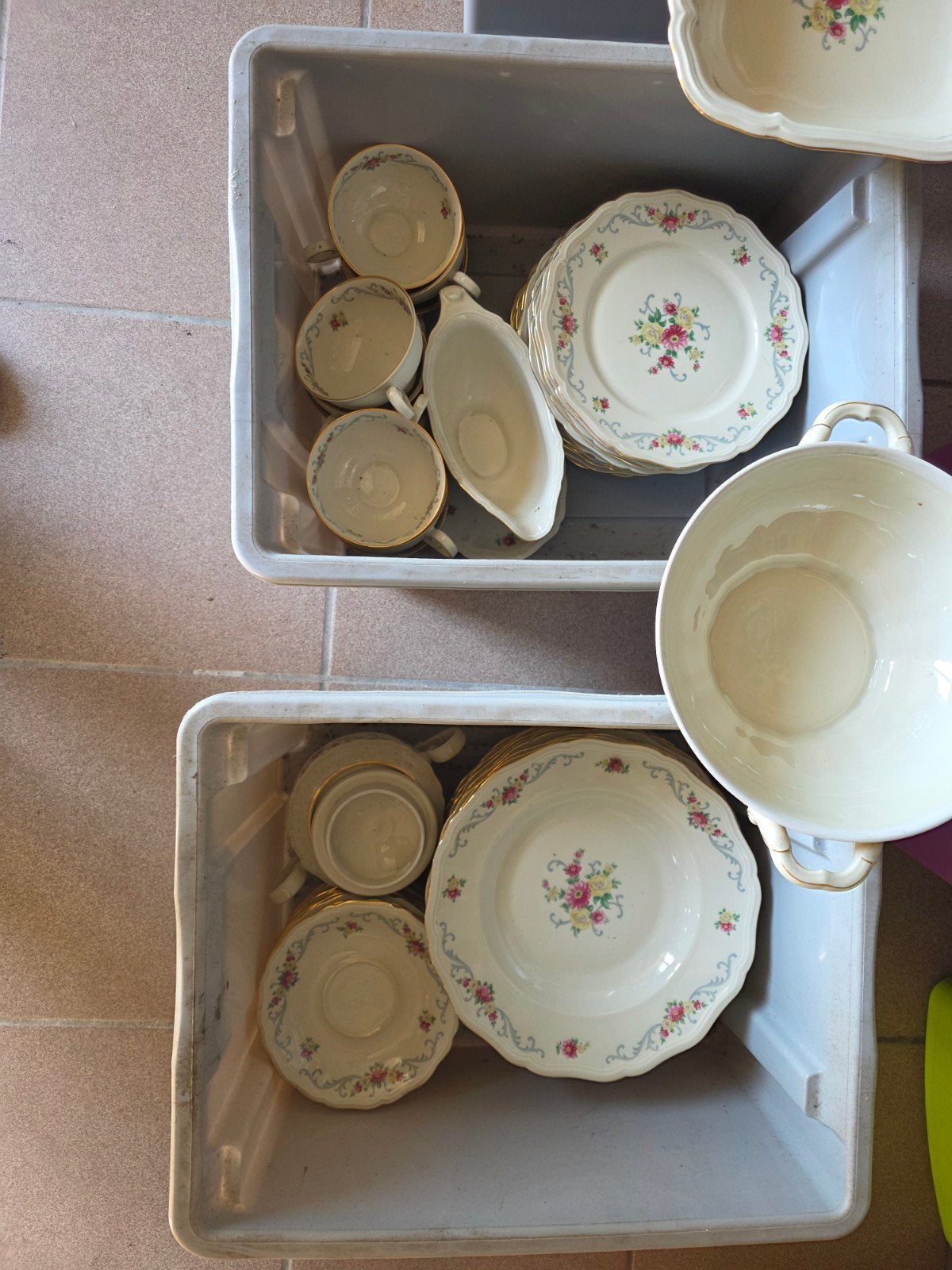 Tafelservies in porselein., Ophalen
