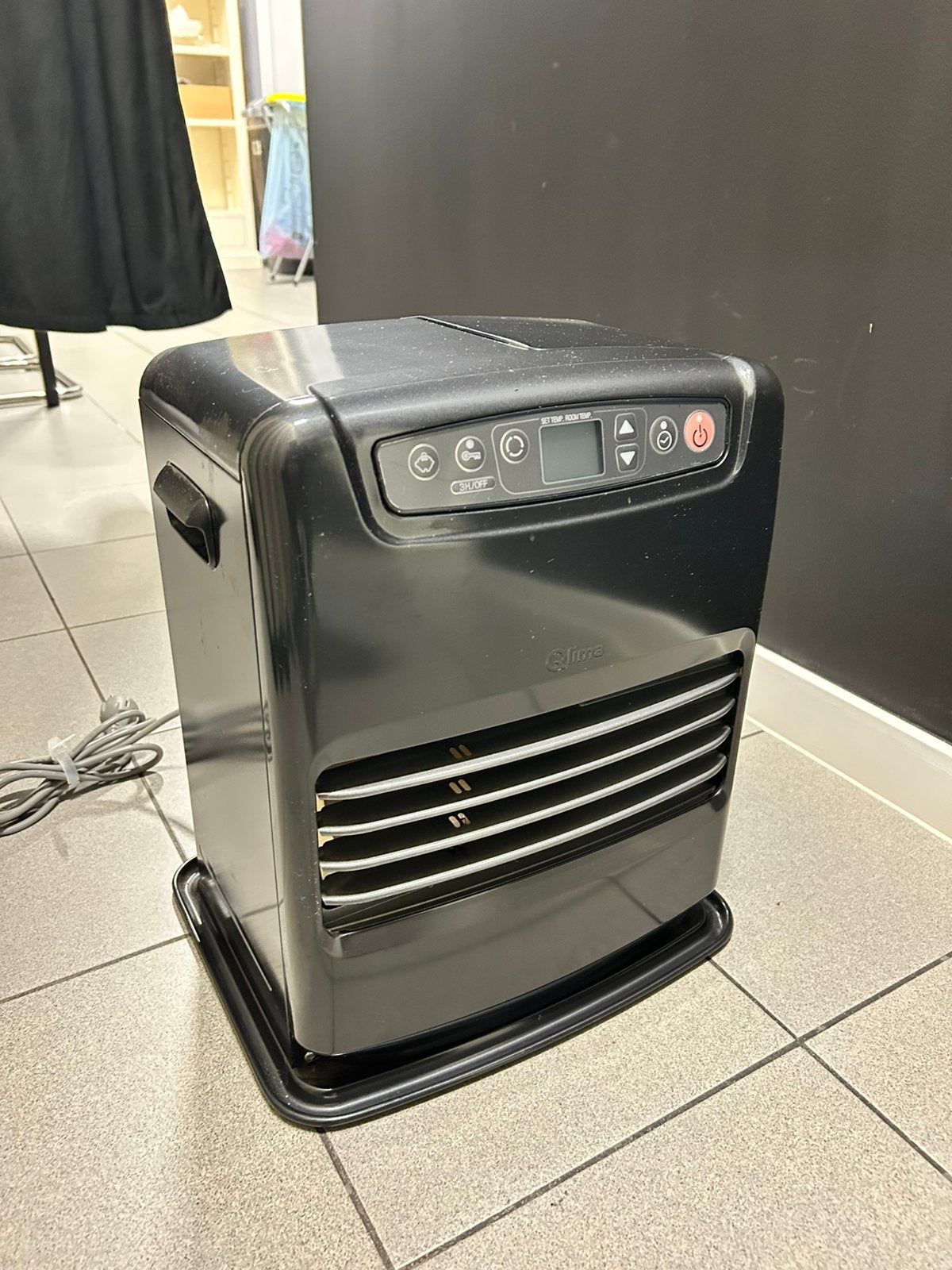 2 x Qlima SRE 3230 TC-2 laserkachel 3000 W + 20 L petroleum, Ophalen, Zo goed als nieuw