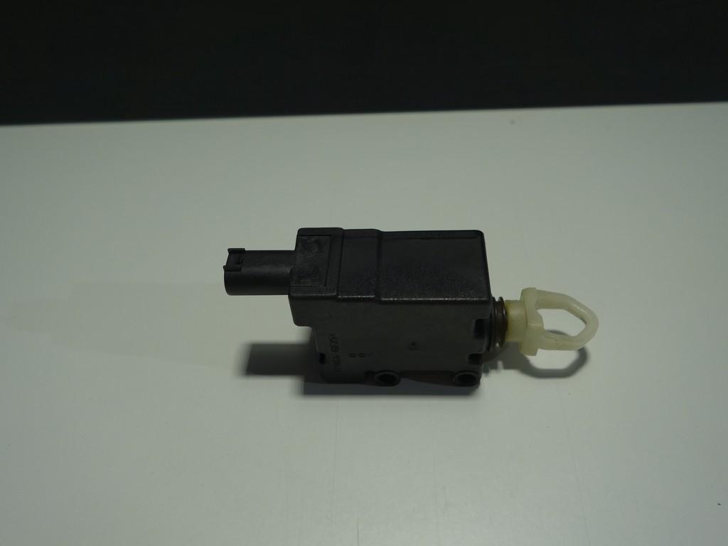 Porsche 996 & boxster 986 tankklep actuator 996 624 115 01, Gebruikt