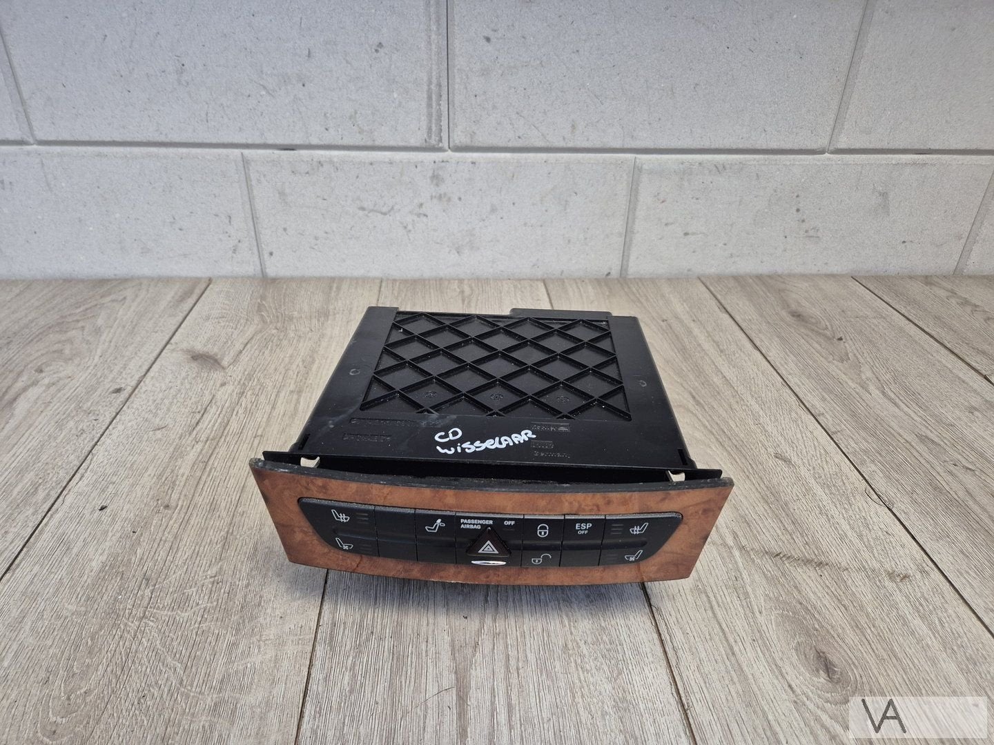 CD wisserlaar met knoppenbalk van Mercedes E klasse W211 €40, Ophalen of Verzenden, -, -, -