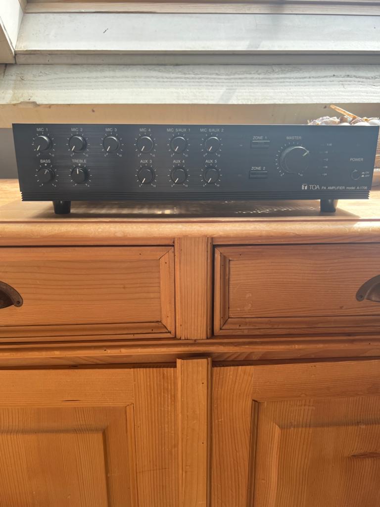 TOA A-1706 ER Mixer Versterker 9 kanalen., Ophalen