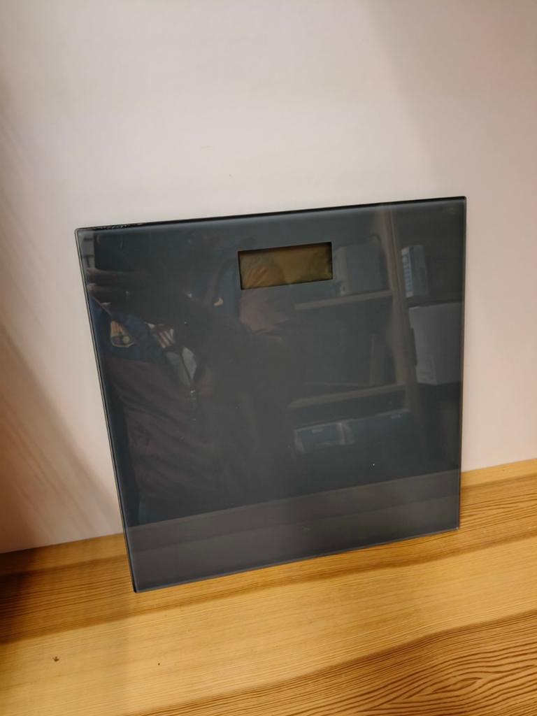 Digitale Personenweegschaal - Zo goed als nieuw, Elektronische apparatuur, Weegschalen, Ophalen of Verzenden, Personenweegschaal
