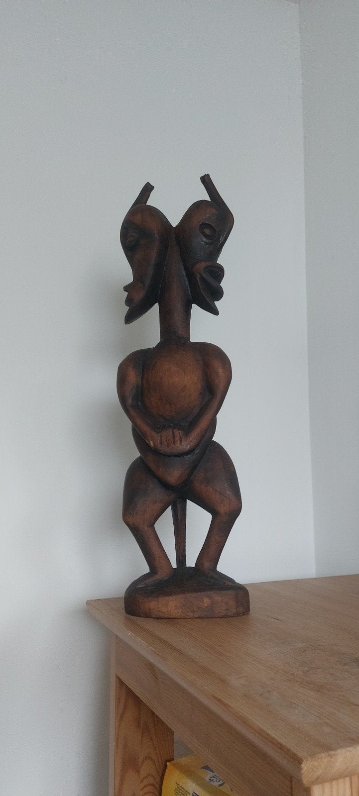 houte hand gesneden Afrikaanse beeld., Ophalen, Beeld