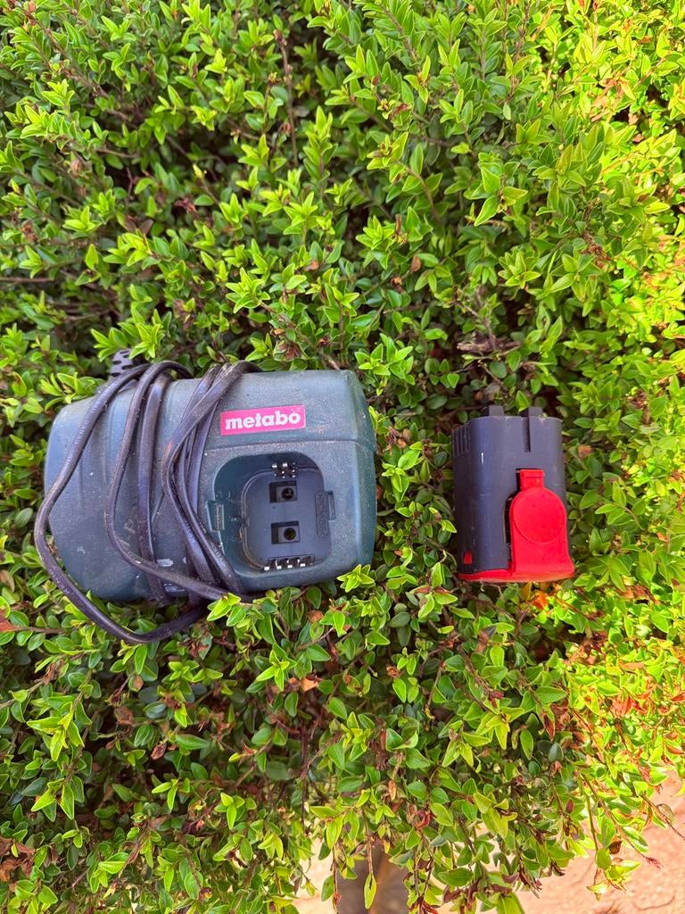 Chargeur + pile Metabo, Enlèvement, Utilisé