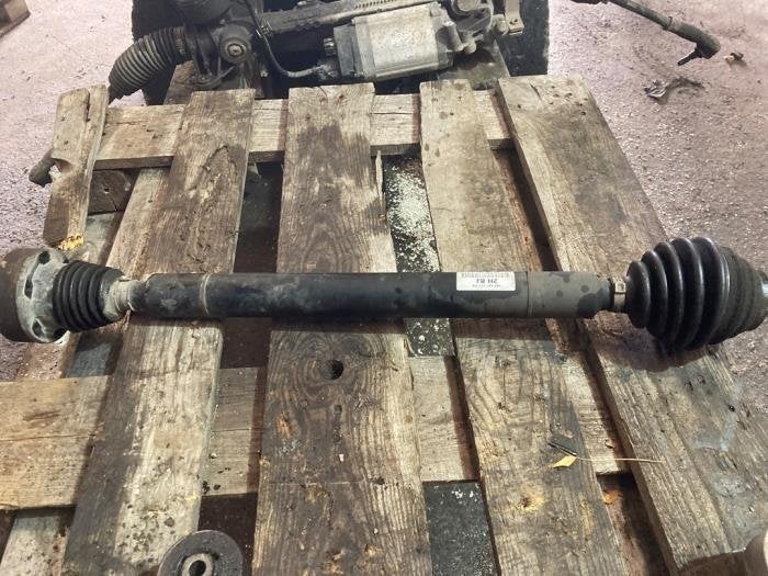 Arbre de transmission avant droit d'un Volkswagen Golf, Autos : Pièces & Accessoires, Volkswagen, -, 3 mois de garantie, Utilisé