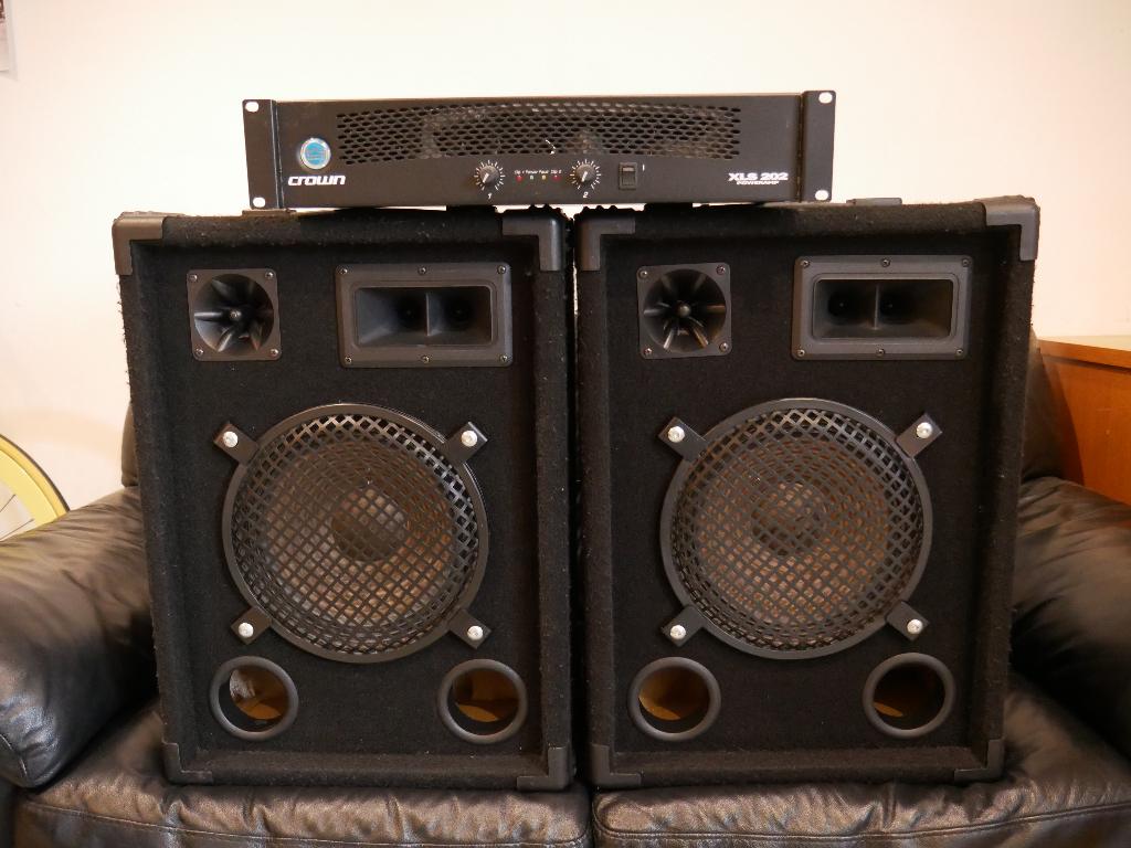 Sono complète ampli + 2Haut parleurs 150w, Enlèvement