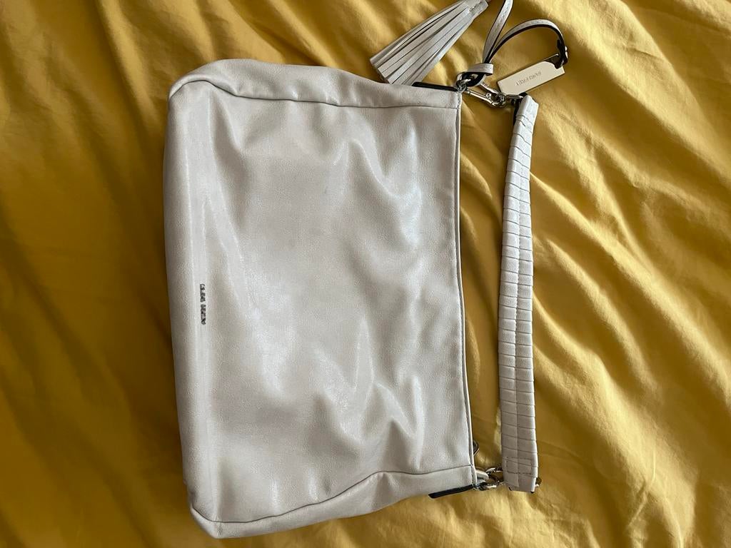 Witte schoudertas, Handtassen en Accessoires, Tassen | Damestassen, Ophalen, Zo goed als nieuw, Handtas