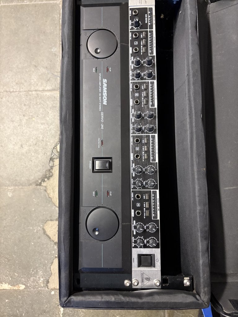 Vends  ampli casques Behringer, TV, Hi-fi & Vidéo, Enlèvement, Utilisé, Audio