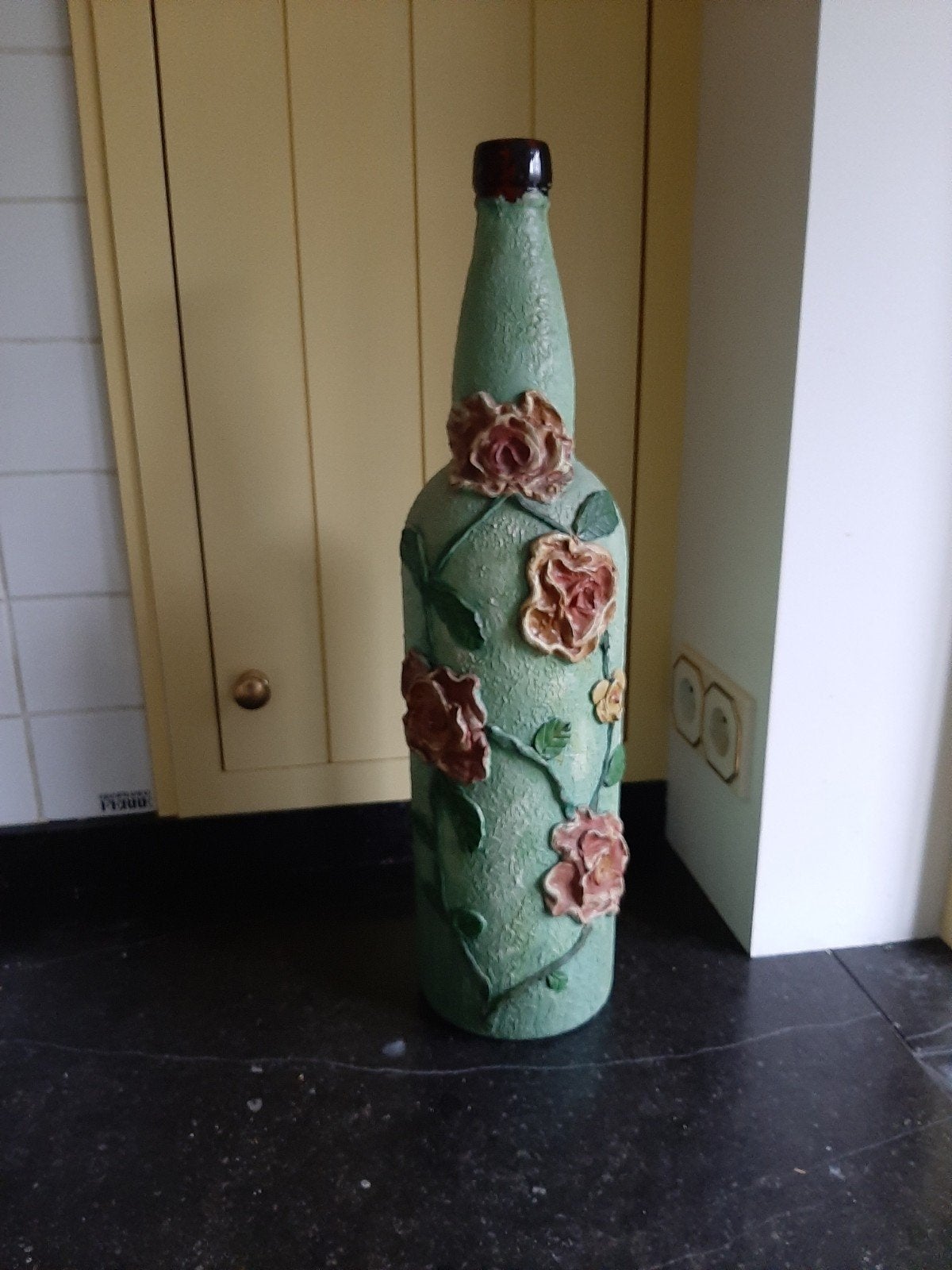 Grote oude beschilderde vaas., Ophalen