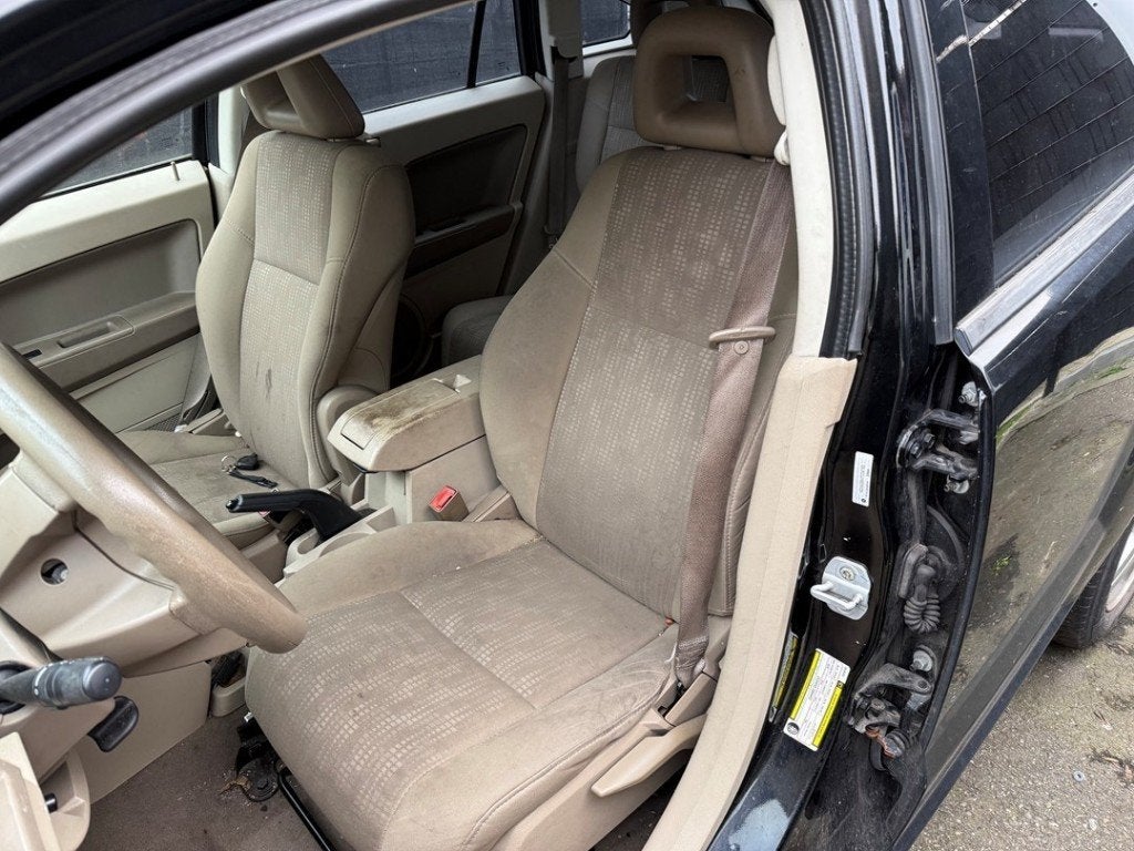 SIEGE AVANT GAUCHE ( CONDUCTEUR ) Dodge Caliber, Taurusavenue 1
2132 LS  Hoofddorp, NL, Webaccessibility@stellantis.com, Stellantis N.V.