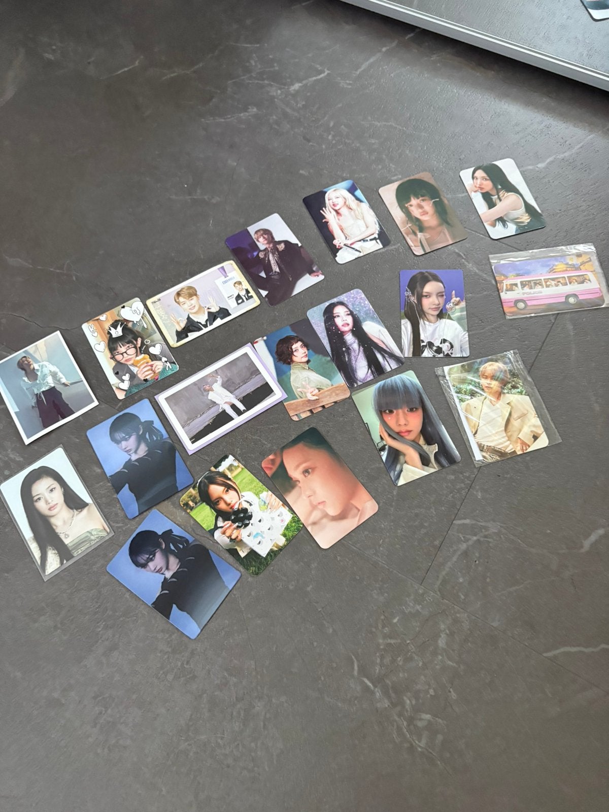 Kpop Photocards diverse bands, Enlèvement ou Envoi, Comme neuf, Photo ou Carte