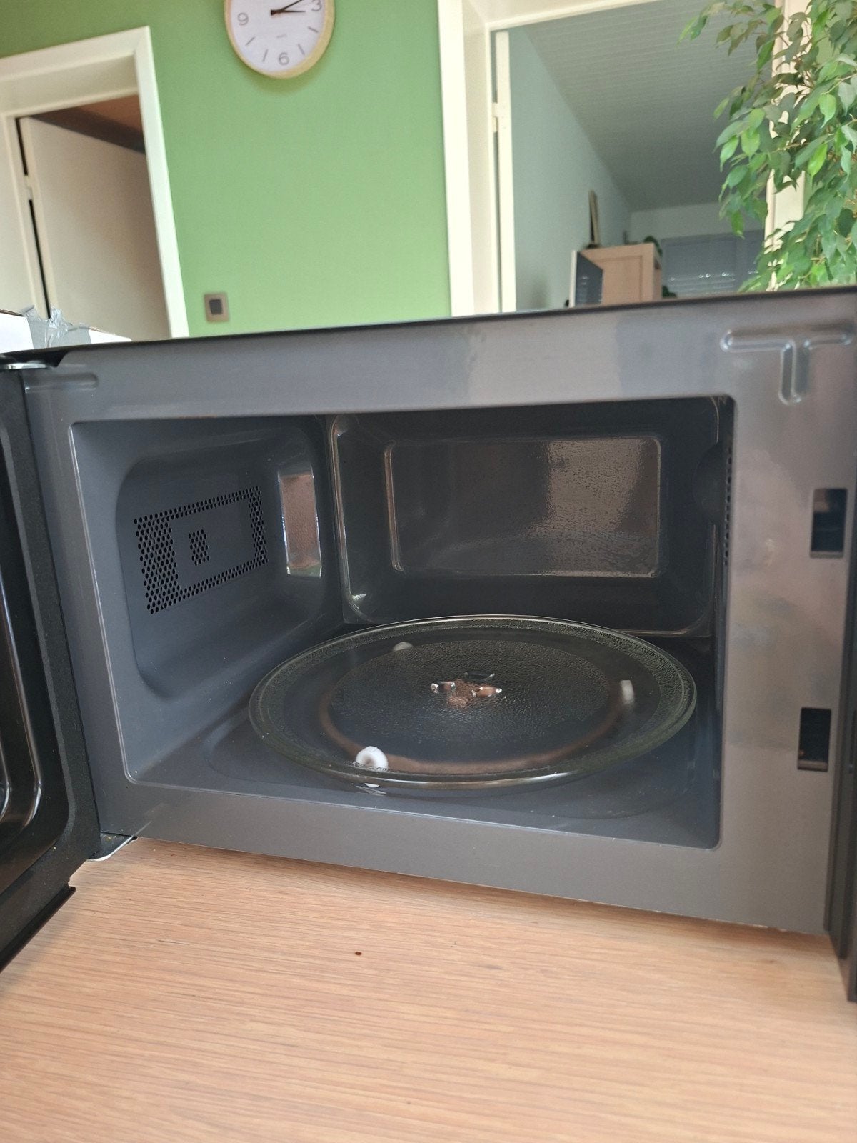 Microgolfoven van merk sharp 1 jaar oud, Ophalen, Microgolfoven