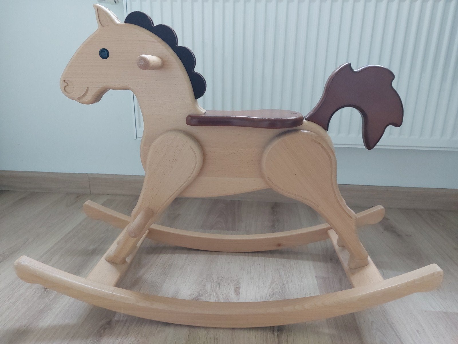 Cheval à bascule en bois, Enlèvement