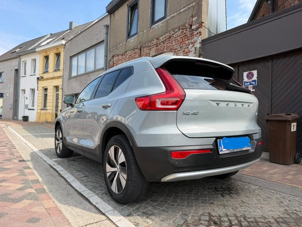 VOLVO XC40 T2 BENZINE SUV, Auto's, Dealer onderhouden, 5 zetels, 5 deurs, 3 cilinders