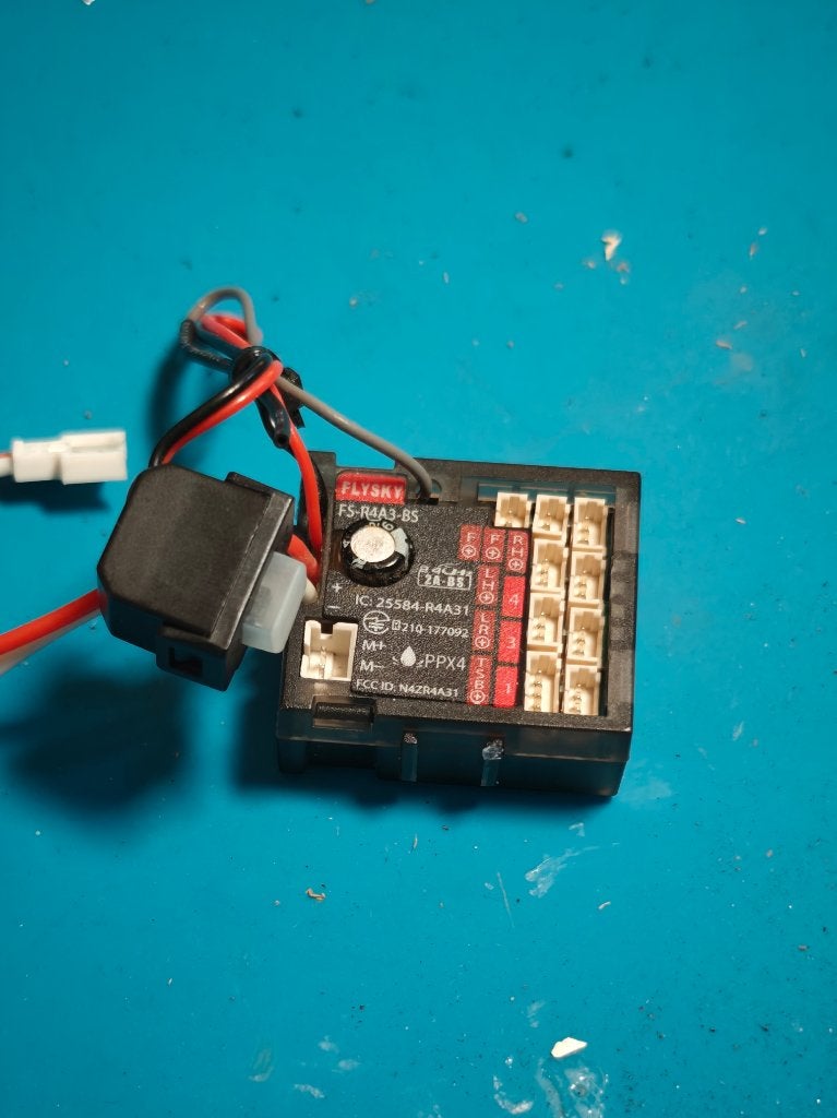 FlySky FS-R4A3-BS ontvanger met ESC, Elektro, Auto offroad, Ophalen of Verzenden, Zo goed als nieuw