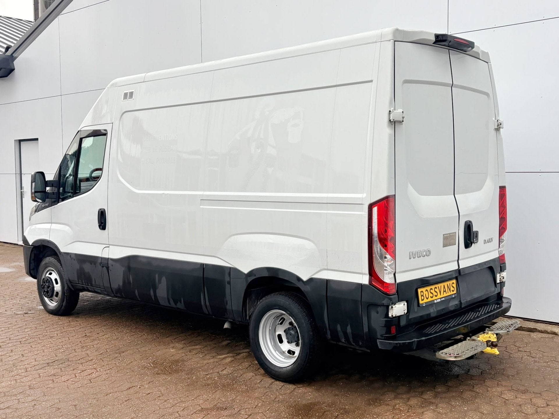 Iveco Daily 35C14 2.3 L2H2 Dubbellucht Airco Camera Trekhaak, Achat, Entreprise, Boîte manuelle, Noir