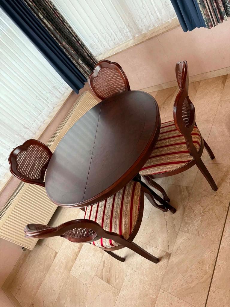 Tafel met 4stoelen, Huis en Inrichting, Ophalen, Zo goed als nieuw, Kersenhout