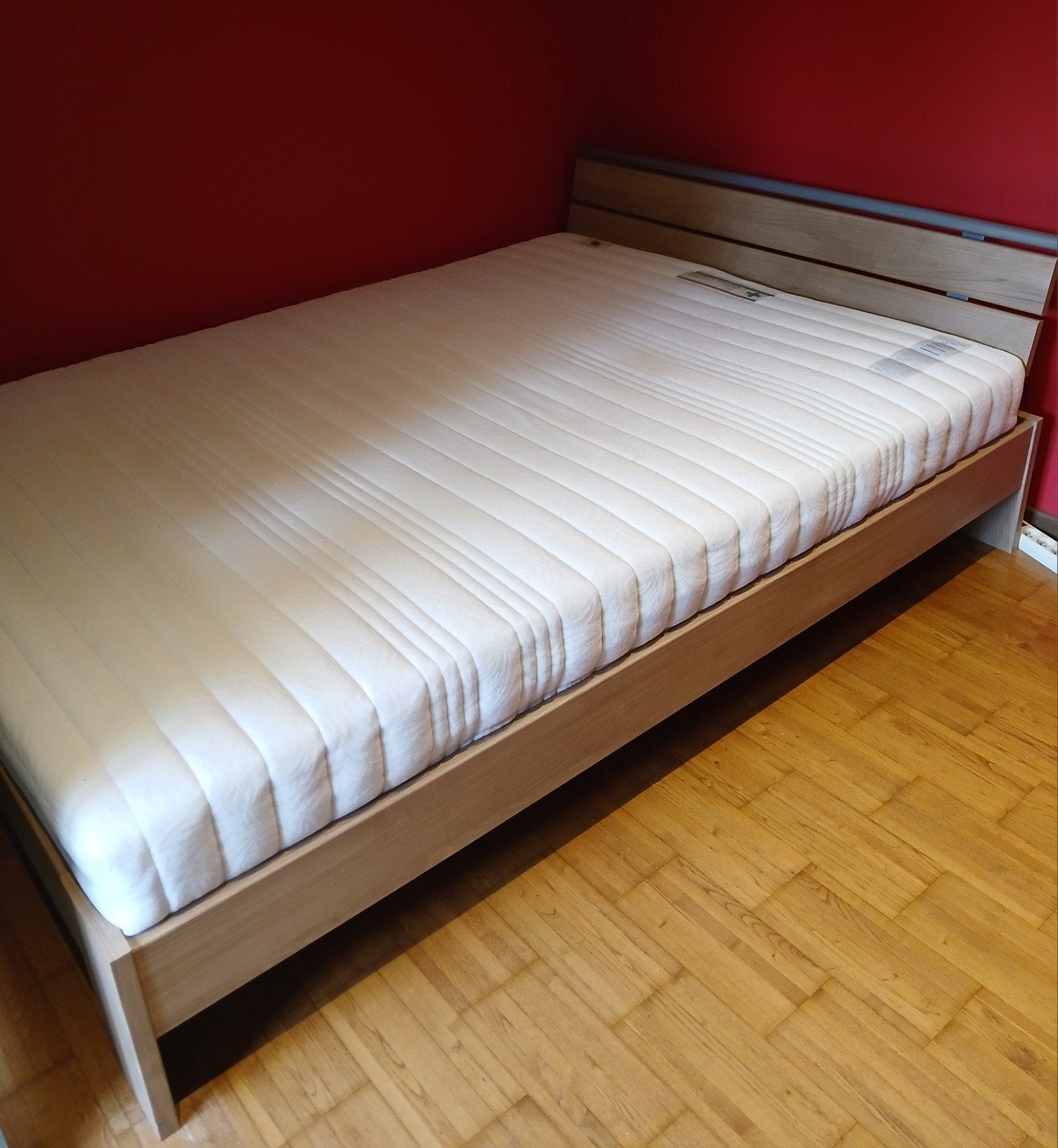 Houten bed met matras, 140 cm, Brun, Enlèvement, 200 cm