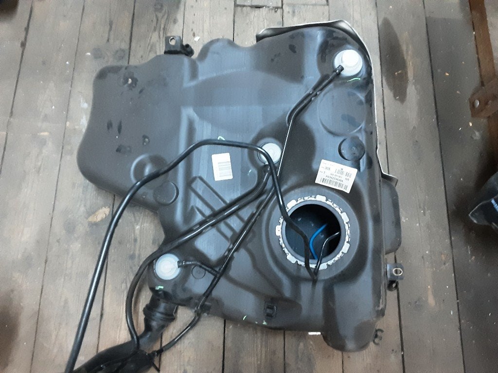 RESERVOIR CARBURANT Volkswagen Golf V (1K1) (1K0201021), Volkswagen, Volkswagen AG, Utilisé, Kundenbetreuung@volkswagen.de