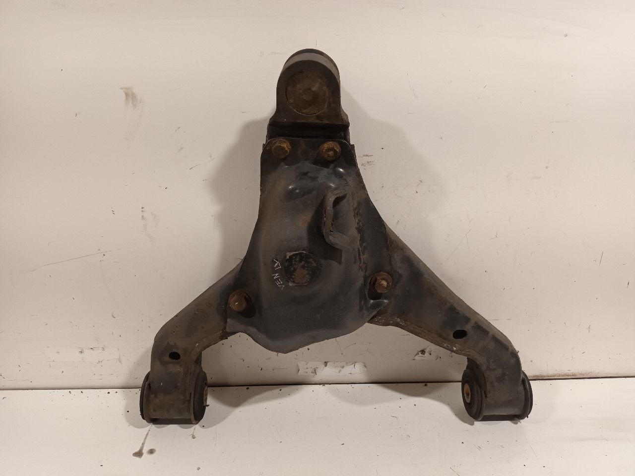 Draagarm links voor Mercedes-Benz Sprinter, Onderdelen@venauto.nl, Van der Ven Autorecycling B.V., Gebruikt, Ettenseweg 76, 4706 PB Roosendaal, The Netherlands