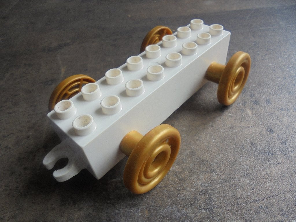 Lego Duplo Car Base 2x8x1,5 with Spoked Wheels (zie foto's)2, Ophalen of Verzenden, Gebruikt, Losse stenen, Duplo