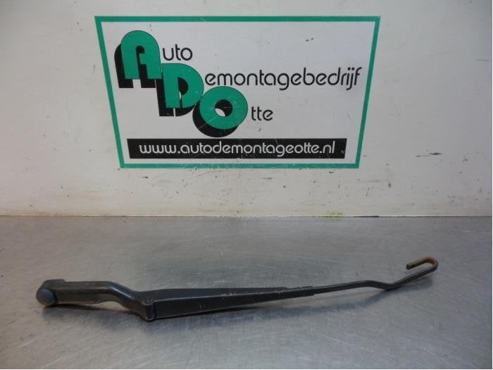Bras essuie-glace avant d'un Volkswagen Passat (Passat 88-), Volkswagen, -, 3 mois de garantie, Utilisé