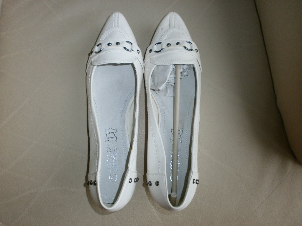 Chaussures blanches petits talons 41 NEUVES, Neuf, Enlèvement ou Envoi, Escarpins, Blanc