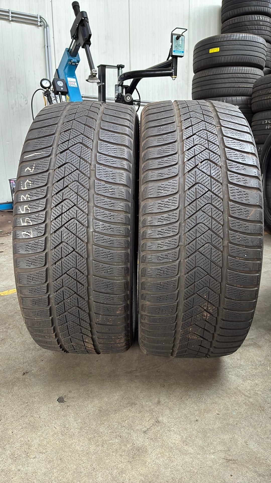 2553521 255/35/21 255/35R21 winterbanden merk Pirelli, Ophalen