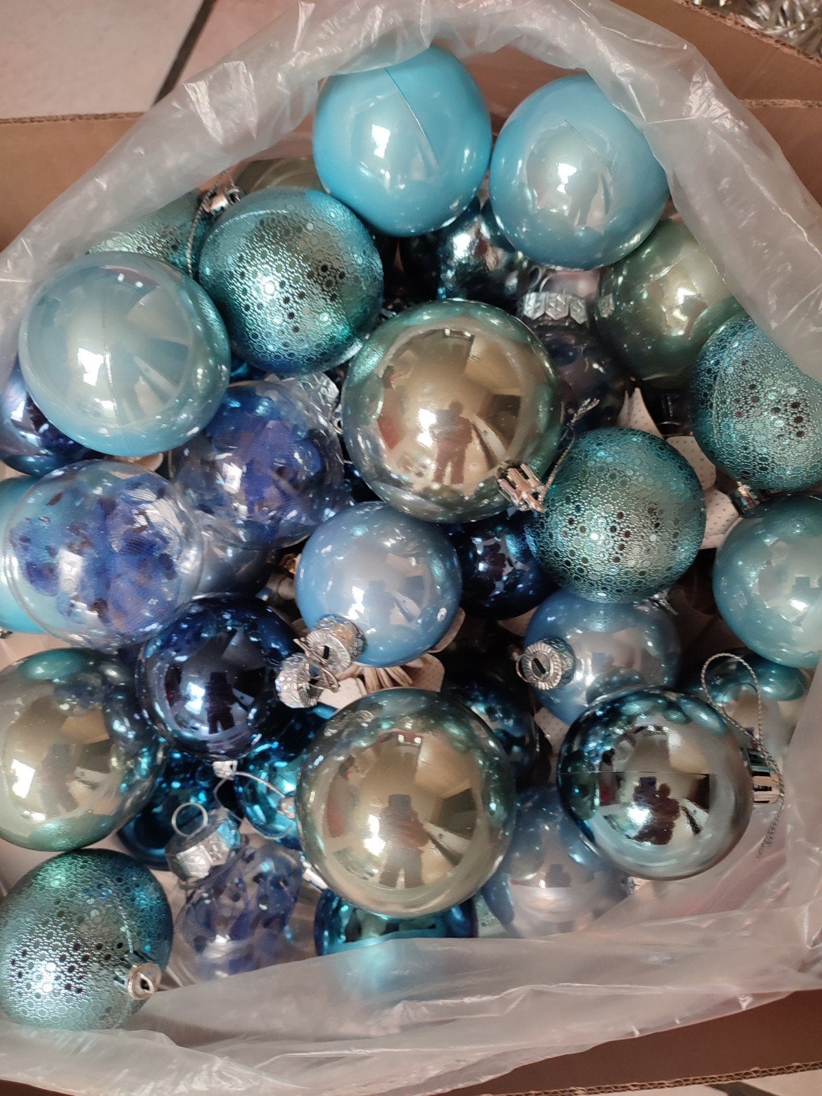boules de Noël, Ophalen, Zo goed als nieuw