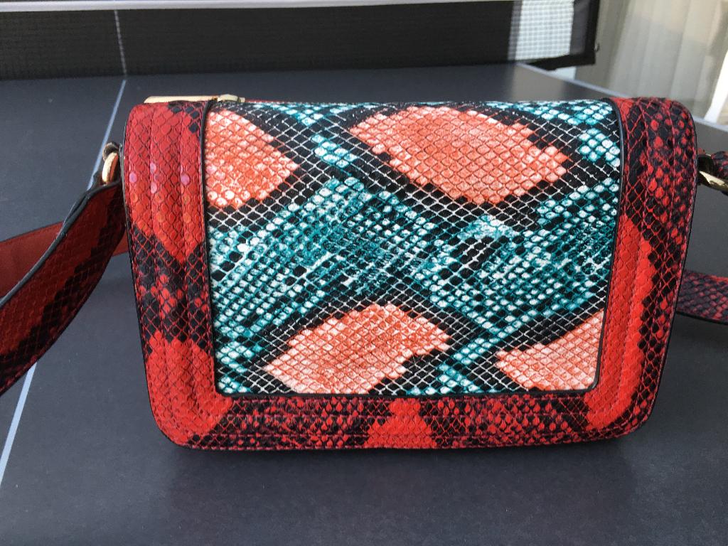Handtas, Handtassen en Accessoires, Tassen | Damestassen, Ophalen, Zo goed als nieuw, Rood, Handtas