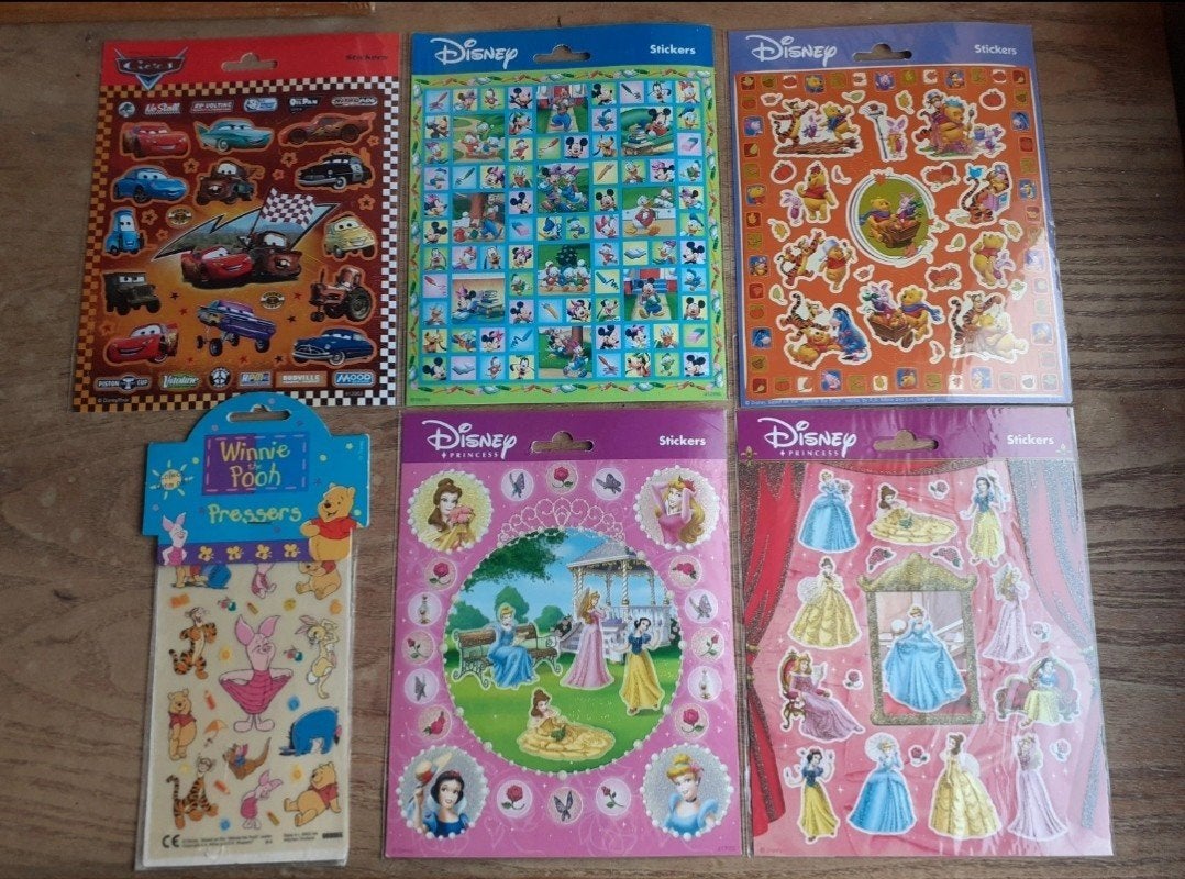 Lot van 71 nieuwe Disney Cars stickers, Hobby & Loisirs créatifs, Dessin, Envoi, Neuf