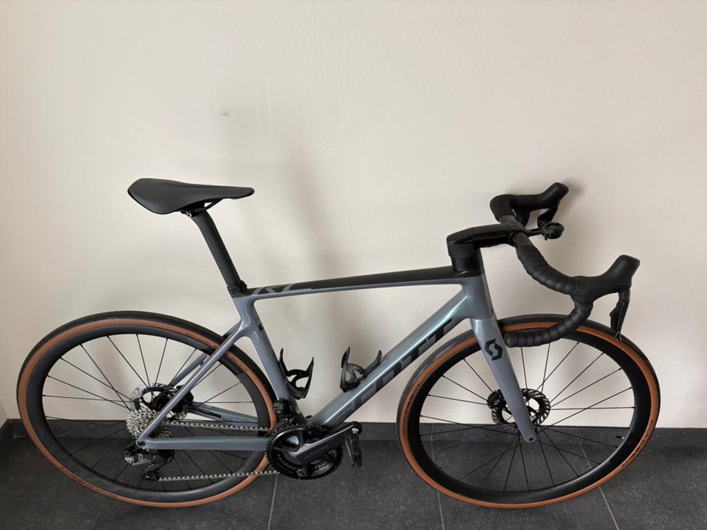 Scott Addict RC15 2023 M/54 — état de la salle d'exposition, Vélos & Vélomoteurs, Autres marques, Comme neuf, Enlèvement, 53 à 57 cm