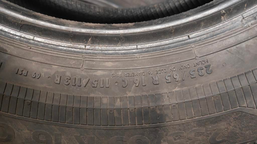 235/65r16c continental 60€ per stuk met montage en balancere, Ophalen