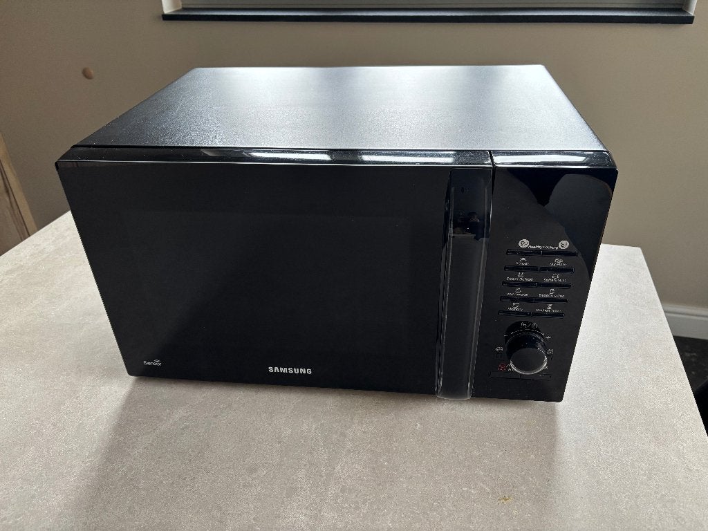 Microgolfoven Samsung 1000W, Electroménager, Comme neuf, Enlèvement, 45 à 60 cm, Micro-ondes