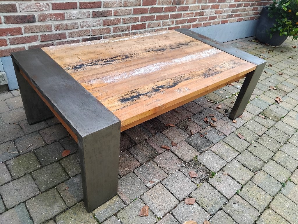 salontafel teak uniek stuk met staal, Huis en Inrichting, Tafels | Salontafels, Ophalen, Zo goed als nieuw, Teakhout