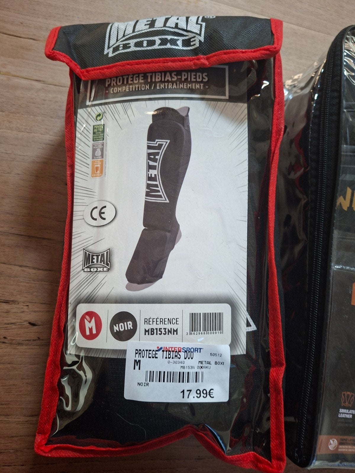 Protege tibia sport de combat, Sports & Fitness, Enlèvement