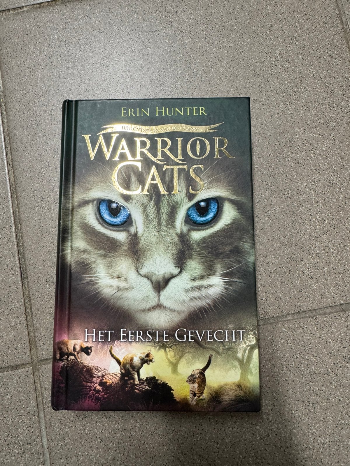 Erin Hunter - Het eerste gevecht serie 0 boek 3, Boeken, Kinderboeken | Jeugd | 10 tot 12 jaar, Ophalen of Verzenden