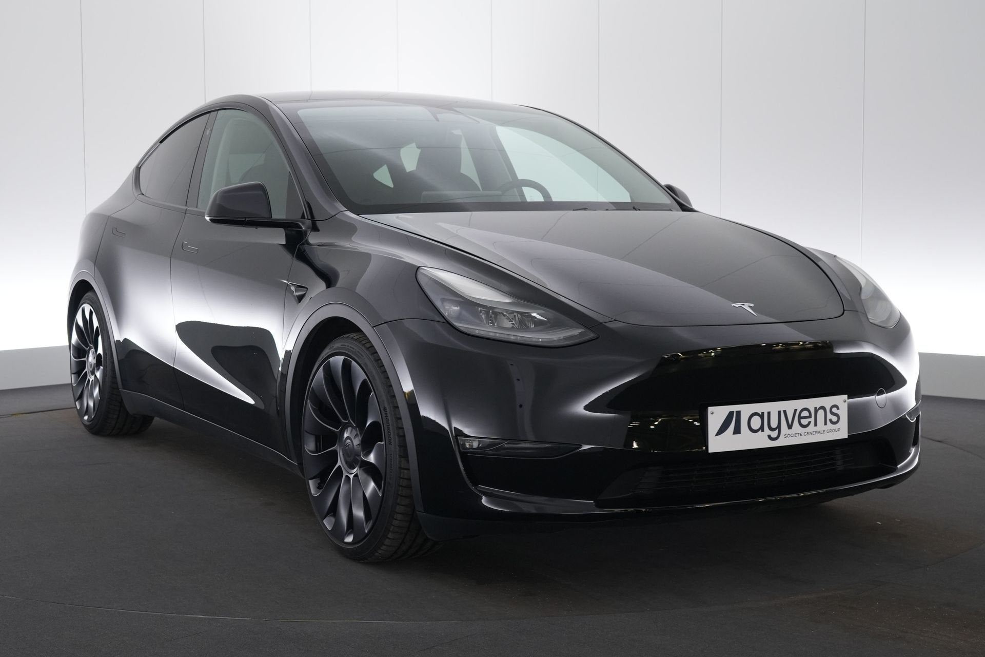 (2EAT076) TESLA MODEL Y, Cuir, Achat, Phares entièrement LED, Carnet d'entretien