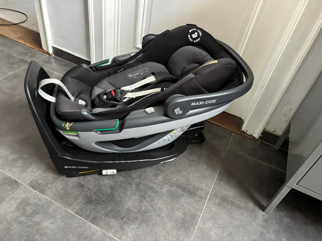 Maxi Cosi FamilyFix3 + Maxi Cosi Coral, Kinderen en Baby's, Autostoeltjes, Ophalen, Zo goed als nieuw